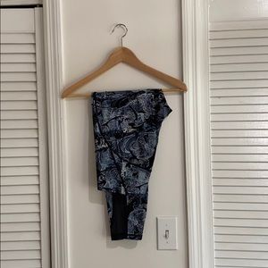 Lululemon leggings in blue and black print